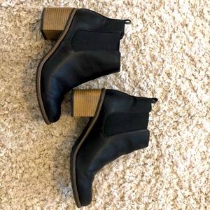 White mountain boots